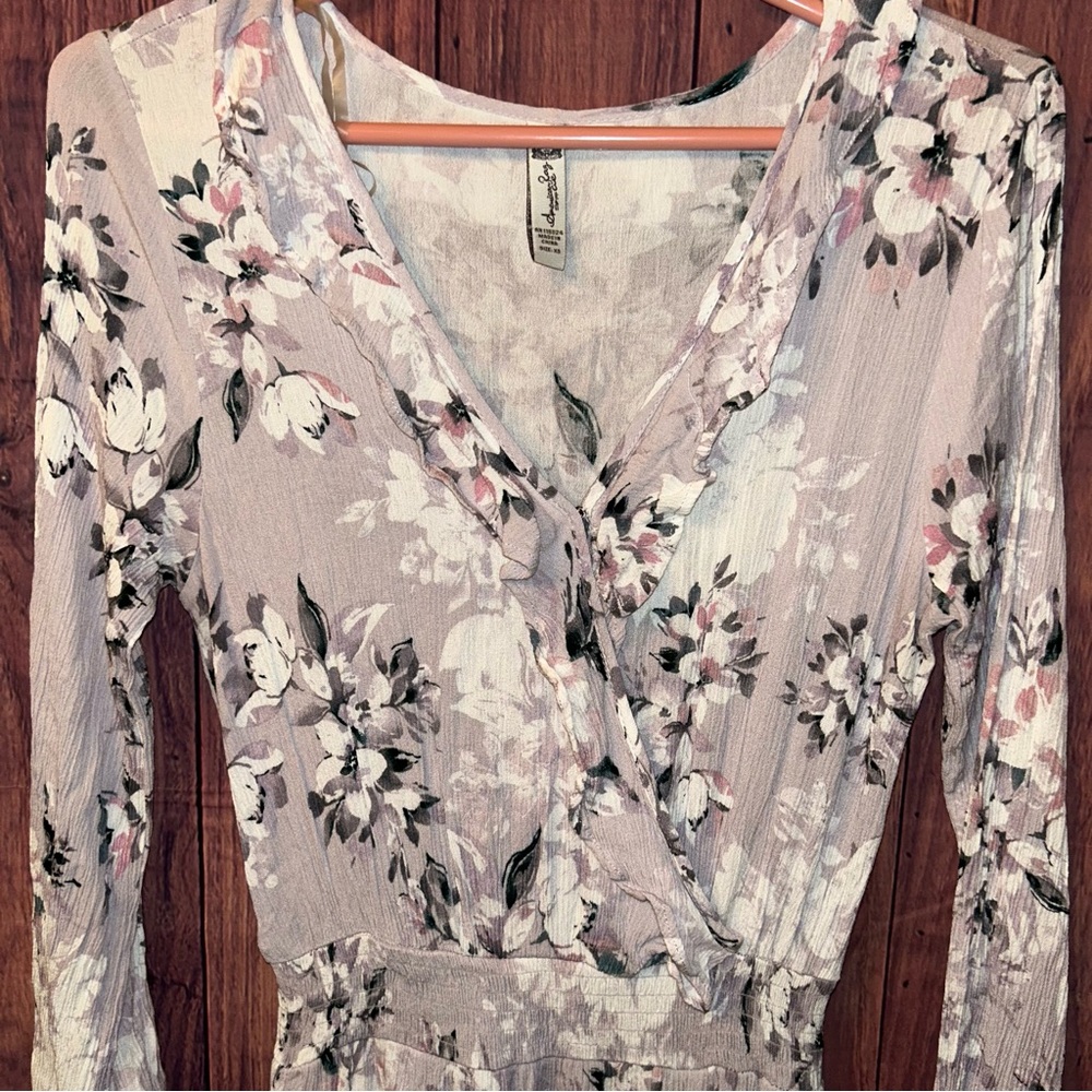 Daydreamer White and Gray Asymmetrical Ruffled Wrap Dress - Picture 3 of 8